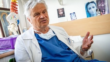 Dr. Csókay András előadása a szabadkai Városháza dísztermében - illusztráció